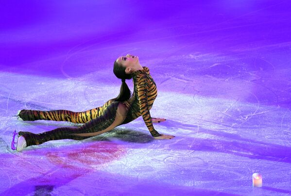 Алина Загитова во время показательных выступлений на чемпионате Европы по фигурному катанию в Москве - Sputnik Латвия
