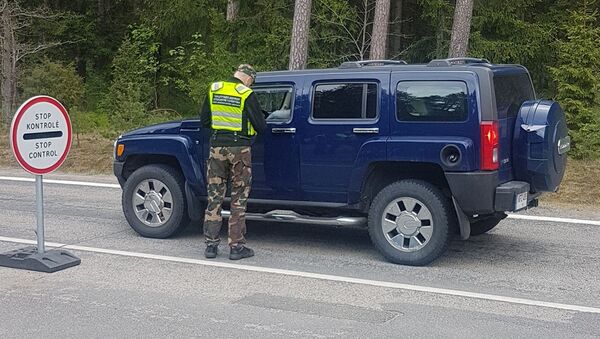 Пограничники задержали латвийца, который сбежал из дорожно-транспортного происшествия в Кретинге - Sputnik Латвия