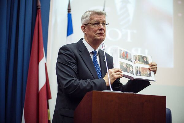 Валдис Затлерс на презентации своей книги Вот кто я Валдис Затлерс на презентации своей книги Вот кто я - Sputnik Латвия
