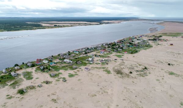 Кузоменьские пески наступают на село Кузомень в Мурманской области Кузоменьские пески наступают на село Кузомень в Мурманской области - Sputnik Латвия