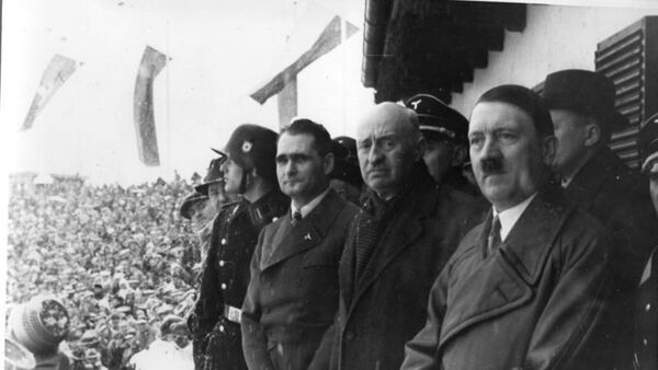 Рудольф Гесс, Анри де Байе-Латур и Адольф Гитлер. Архивное фото - Sputnik Latvija