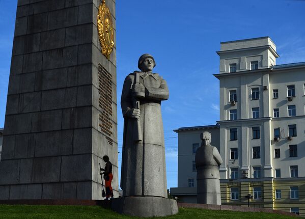 Obelisks Maskava – varoņpilsēta Drogomilovskaja zastava laukumā Maskavā - Sputnik Latvija