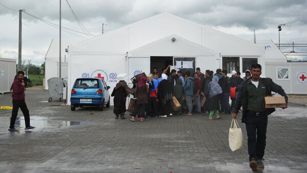 Лагерь беженцев Табановце в Македонии около македоно-сербской границы - Sputnik Latvija