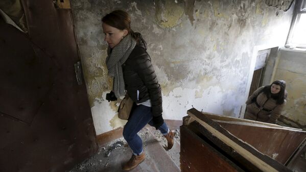 Внутри заброшенного здания в городе-призраке Скрунде - Sputnik Латвия