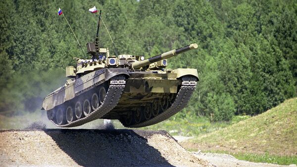 Танк Т-80 - Sputnik Latvija