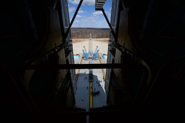 Первый пуск ракеты-носителя с космодрома Восточный - Sputnik Латвия