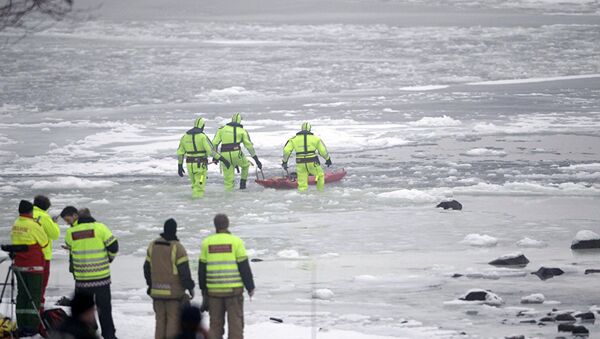 Транспортный вертолет упал в Северном море у западного побережья недалеко от города Берген - Sputnik Латвия