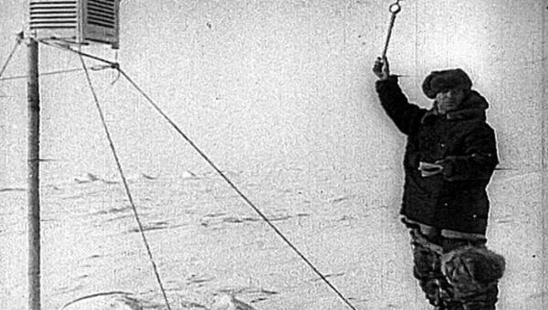 Папанинцы покоряют Северный полюс. Съемки 1937-1938 годов - Sputnik Latvija