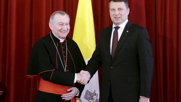 Встреча Президента Латвии Раймондса Вейониса сгосударственным секретарем Ватикана кардиналом Пьетро Паролином - Sputnik Латвия