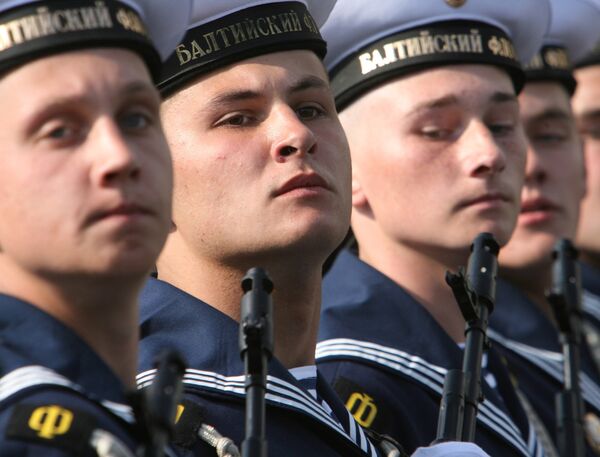 Моряки Балтийского флота принимают участие в параде - Sputnik Латвия