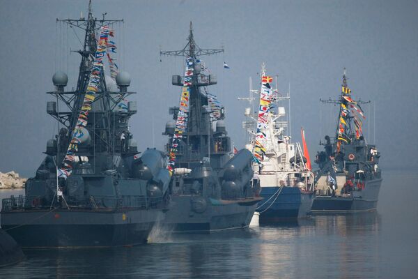Репетиция военно-морского парада к Дню ВМФ в Балтийске Репетиция военно-морского парада к Дню ВМФ в Балтийске - Sputnik Латвия