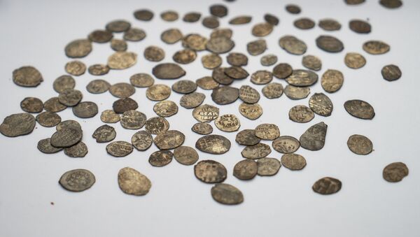 Клад серебряных монет. Архивное фото - Sputnik Латвия