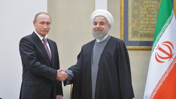 Krievijas prezidents Vladimirs Putins un Irānas prezidents Hasans Ruhani - Sputnik Latvija