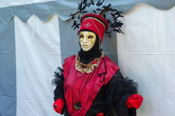 Венецианский карнавал в Таллинне. - Sputnik Латвия