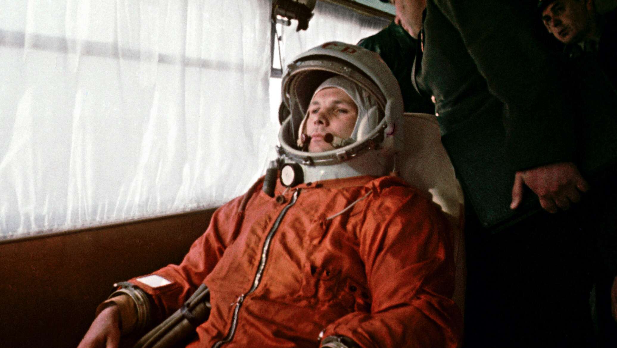 Видео первый человек в космосе. Космонавт 1961 Гагарин.