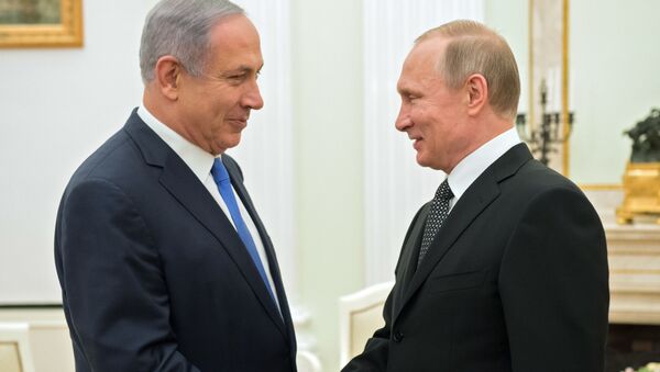 Премьер-министр Израиля Беньямин Нетаньяху и президент России Владимир Путин на встрече в Кремле - Sputnik Latvija