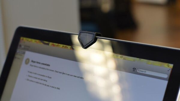 Насадка, закрывающая веб-камеру ноутбука. - Sputnik Латвия