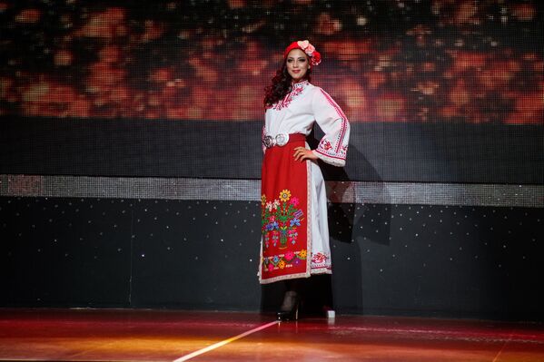 Участница конкурса World Plus Size 2016 из Болгарии Илияна Добрева - Sputnik Латвия