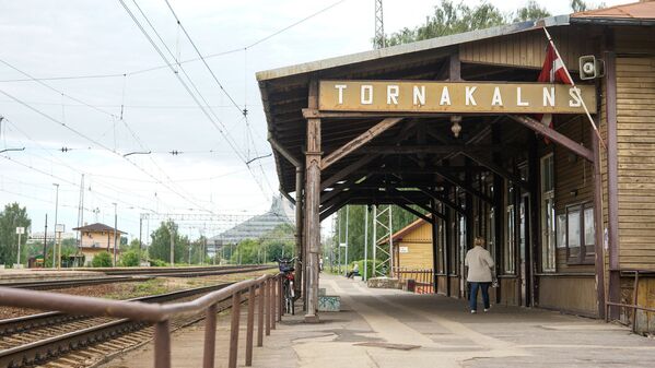 Железнодорожная станция Торнякалнс в Риге. Отсюда 14 июня 1941 года в самые отдалённые районы СССР вывезли 15000 жителей Латвии - Sputnik Латвия