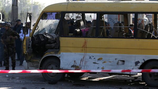 На месте взрыва микроавтобуса в Кабуле, Афганистан - Sputnik Латвия