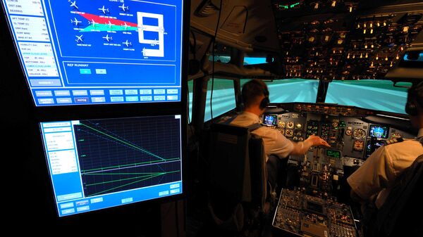 Внутри кабины – симулятора Боинга 737 Внутри кабины – симулятора Боинга 737 - Sputnik Латвия