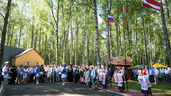 Начало официальных мероприятий на Кургане Дружбы - Sputnik Латвия