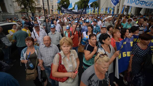 Всеукраинский марш протеста в Киеве - Sputnik Latvija