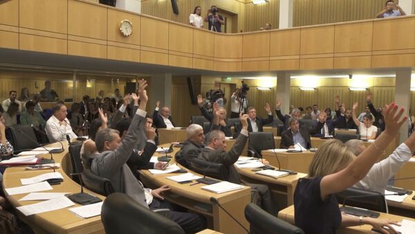 Голосование в парламенте Кипра за снятие санкций с РФ и комментарий депутата - Sputnik Латвия