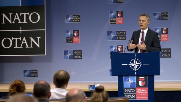 NATO ģenerālsekretārs Jenss Stoltenbergs NATO samitā Varšavā - Sputnik Latvija