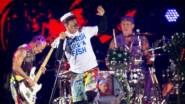 Американская группа Red Hot Chili Peppers во время выступления в Дании - Sputnik Latvija