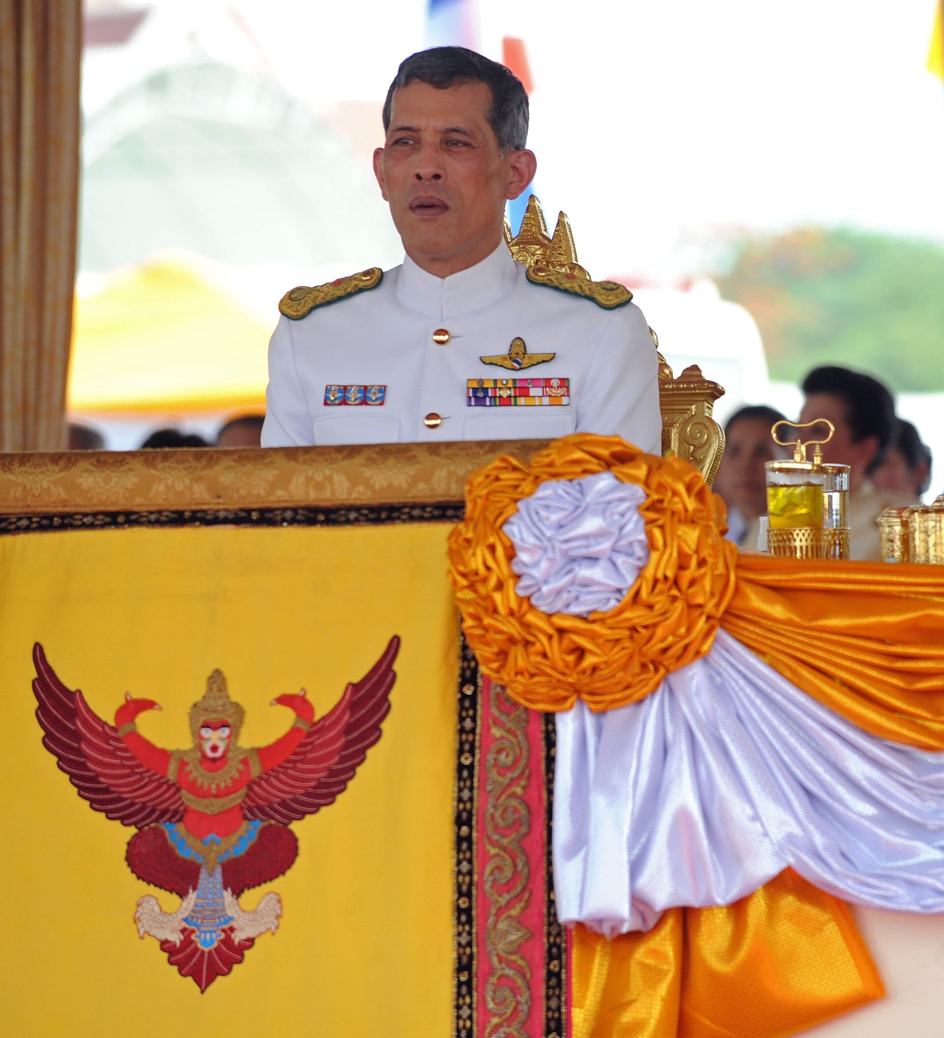 Король тайланда и его жена