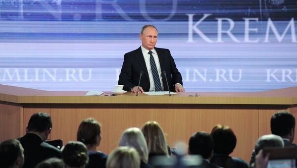 Одиннадцатая ежегодная большая пресс-конференция президента России Владимира Путина - Sputnik Латвия