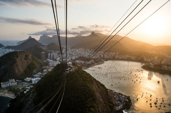 Виды Рио-де-Жанейро со смотровой площадки на горе Сахарная голова - Sputnik Латвия