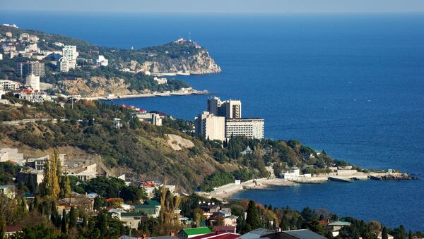 Вид на южный берег Крыма в окрестностях большой Ялты - Sputnik Latvija