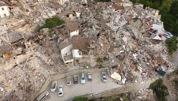 Разрушения после землетрясения в Пескара-дель-Тронто, Италия - Sputnik Латвия