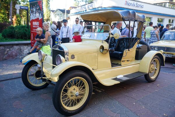 Автомобиль Ford Model T Автомобиль Ford Model T - Sputnik Латвия