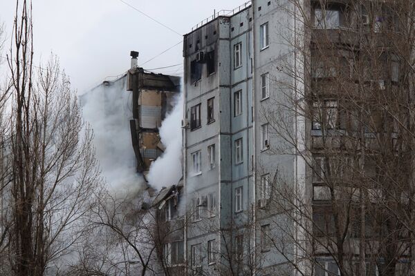 Взрыв бытового газа в многоэтажном доме в Волгограде Взрыв бытового газа в многоэтажном доме в Волгограде - Sputnik Латвия