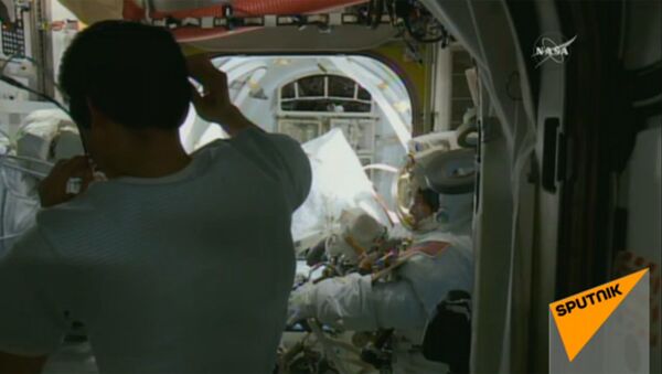 LIVE: плановый выход астронавтов США в открытый космос для техобслуживания МКС - Sputnik Латвия