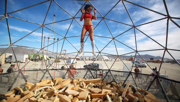Выступление на фестивале Burning Man - Sputnik Латвия