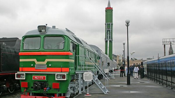Боевой железнодорожный ракетный комплекс (БЖРК) - Sputnik Latvija