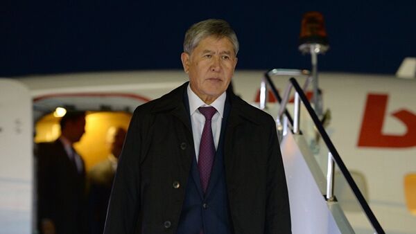Президент Киргизии Алмазбек Атамбаев - Sputnik Латвия