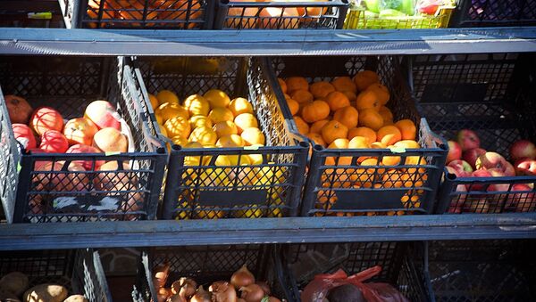 Торговля овощами и фруктами - Sputnik Латвия