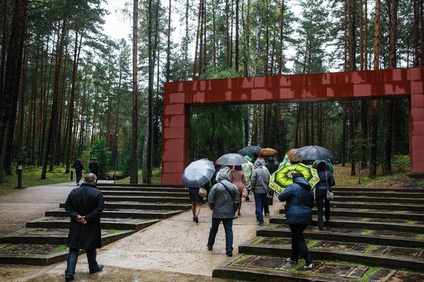 Российское (советское) военное кладбище в Катыни Российское (советское) военное кладбище в Катыни - Sputnik Латвия