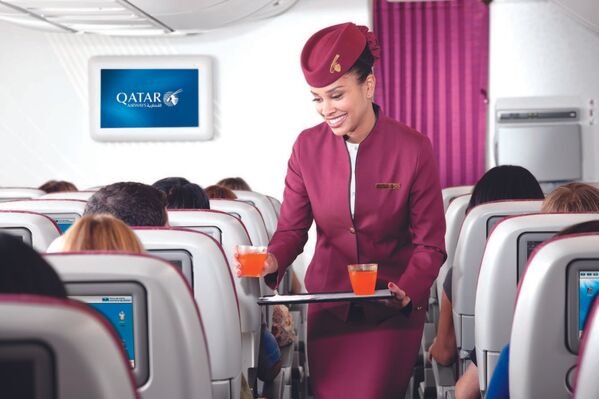 Стюардесса авиакомпании Qatar Airways - Sputnik Латвия