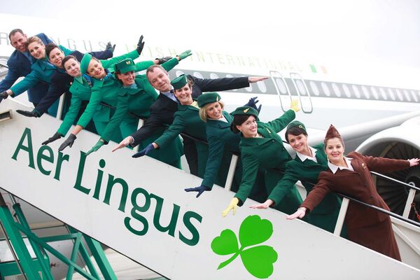 Стюардессы авиакомпании Aer Lingus Стюардессы авиакомпании Aer Lingus - Sputnik Латвия