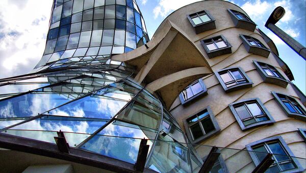 Танцующий дом (Прага, Чехия, архитектор Фрэнк Гери) - Sputnik Латвия