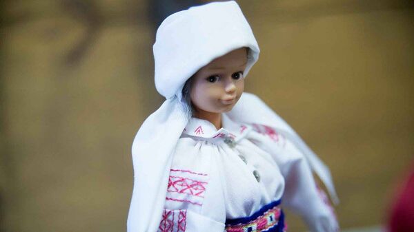 Куклы в народных костюмах регионов Латвии Куклы в народных костюмах регионов Латвии - Sputnik Латвия