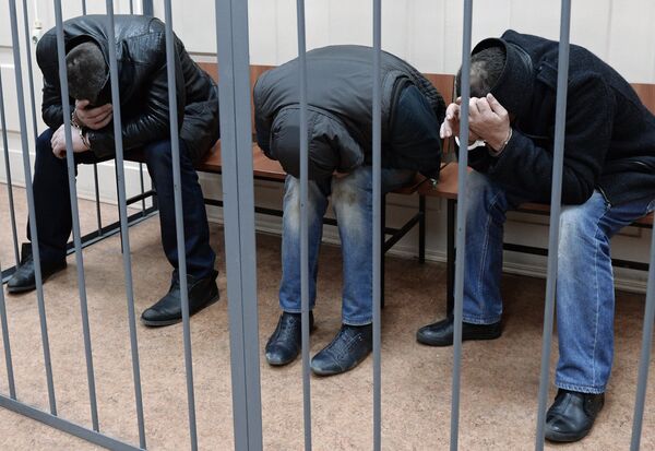Подозреваемые в убийстве Б.Немцова доставлены в Басманный суд Подозреваемые в убийстве Б.Немцова доставлены в Басманный суд - Sputnik Латвия