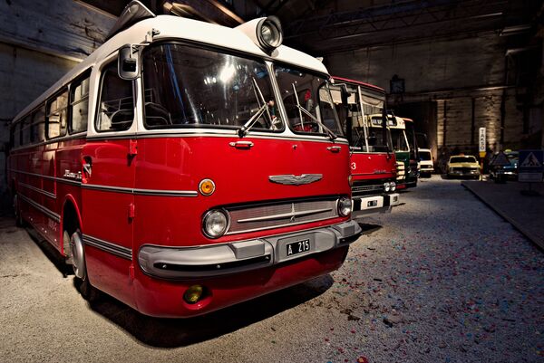 Unikāla retroautobusu izstāde Unikāla retroautobusu izstāde - Sputnik Latvija