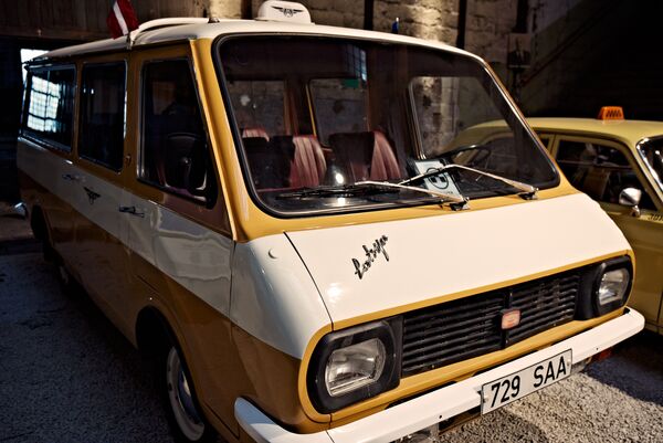 Unikāla retroautobusu izstāde Unikāla retroautobusu izstāde - Sputnik Latvija